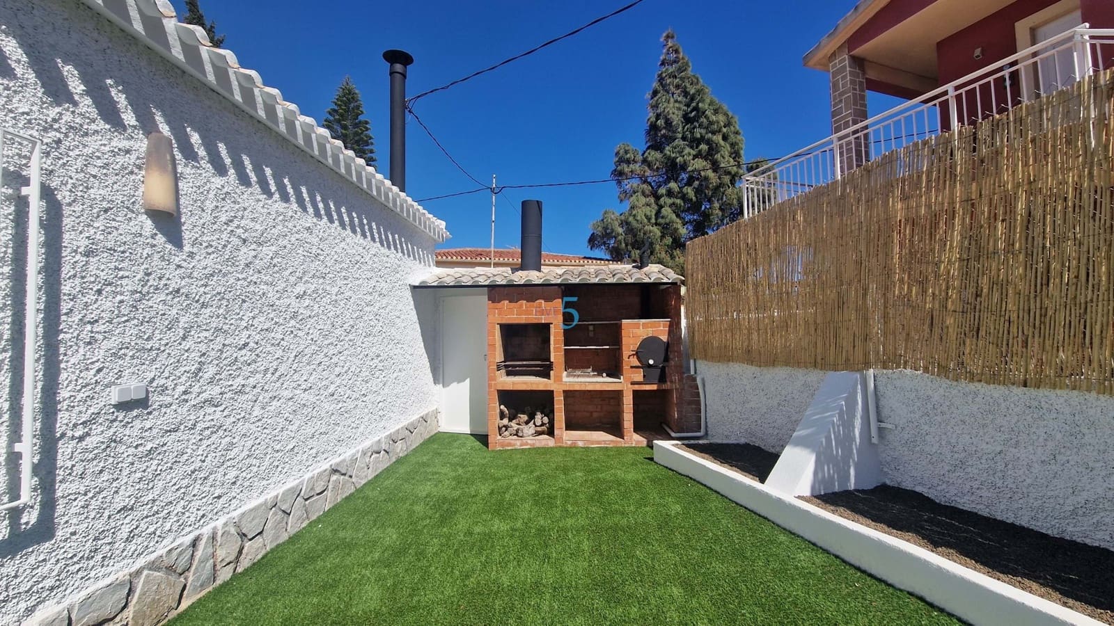 4 bedroom Villa for sale in Los Urrutias with garage - € 410,000 (Ref: 9749379)