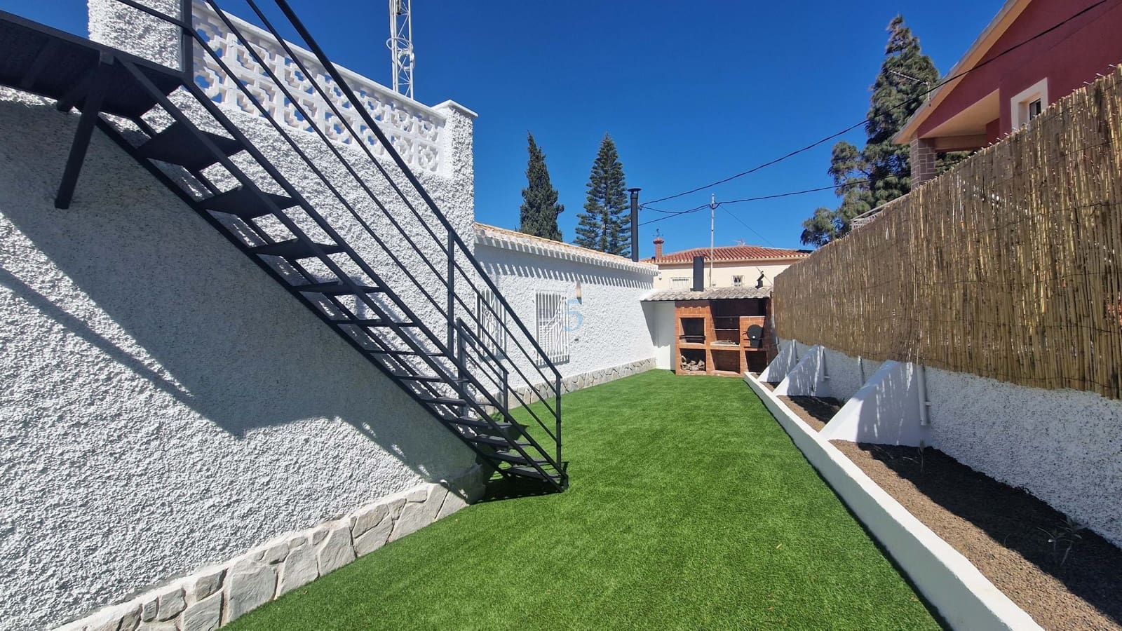 4 bedroom Villa for sale in Los Urrutias with garage - € 410,000 (Ref: 9749379)