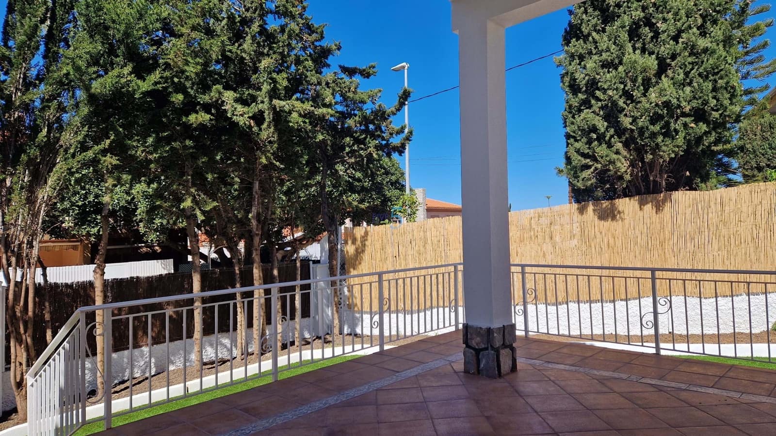 4 bedroom Villa for sale in Los Urrutias with garage - € 410,000 (Ref: 9749379)