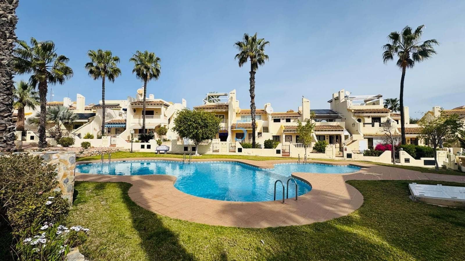 2 soveværelse Lejlighed til salg i Las Ramblas Golf med swimmingpool garage - € 249.000 (Ref: 9751245)