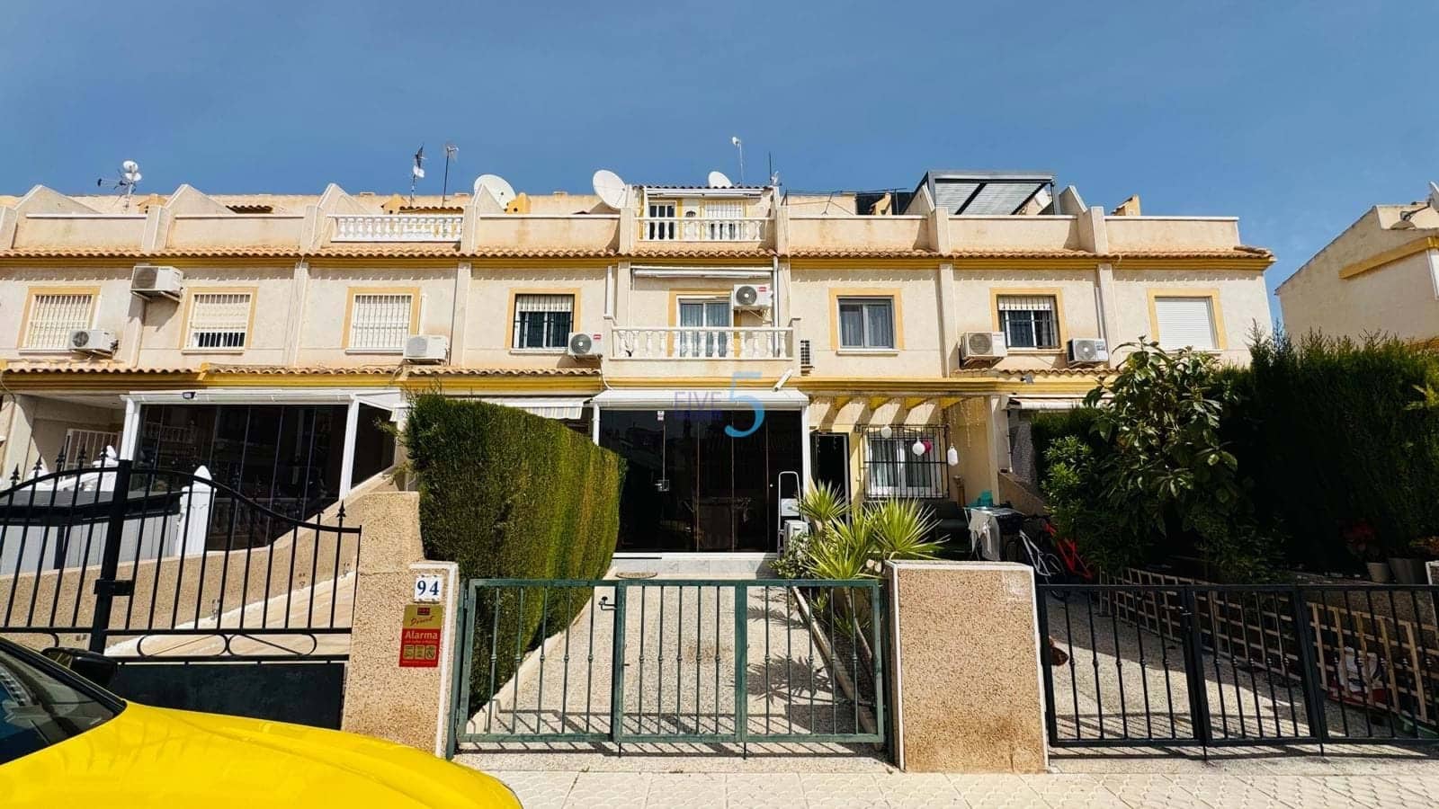 Casa de 4 habitaciones en Villamartin en venta con piscina - 184.000 € (Ref: 9751482)