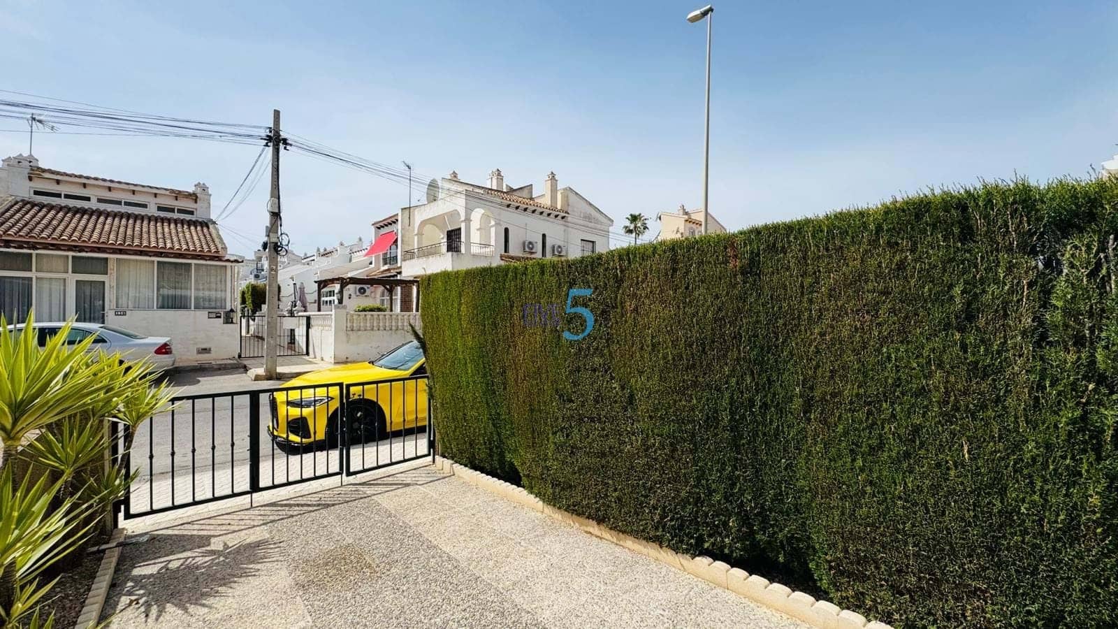 Casa de 4 habitaciones en Villamartin en venta con piscina - 184.000 € (Ref: 9751482)