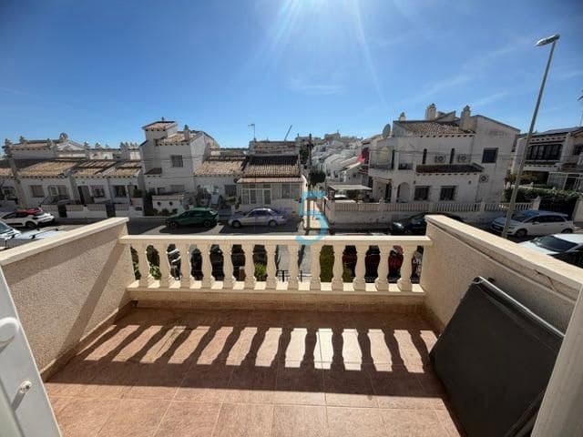 4 soveværelse Byhus til salg i Villamartin med swimmingpool garage - € 199.999 (Ref: 9751482)