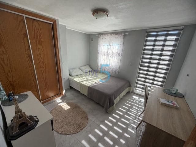 4 soveværelse Byhus til salg i Villamartin med swimmingpool garage - € 199.999 (Ref: 9751482)