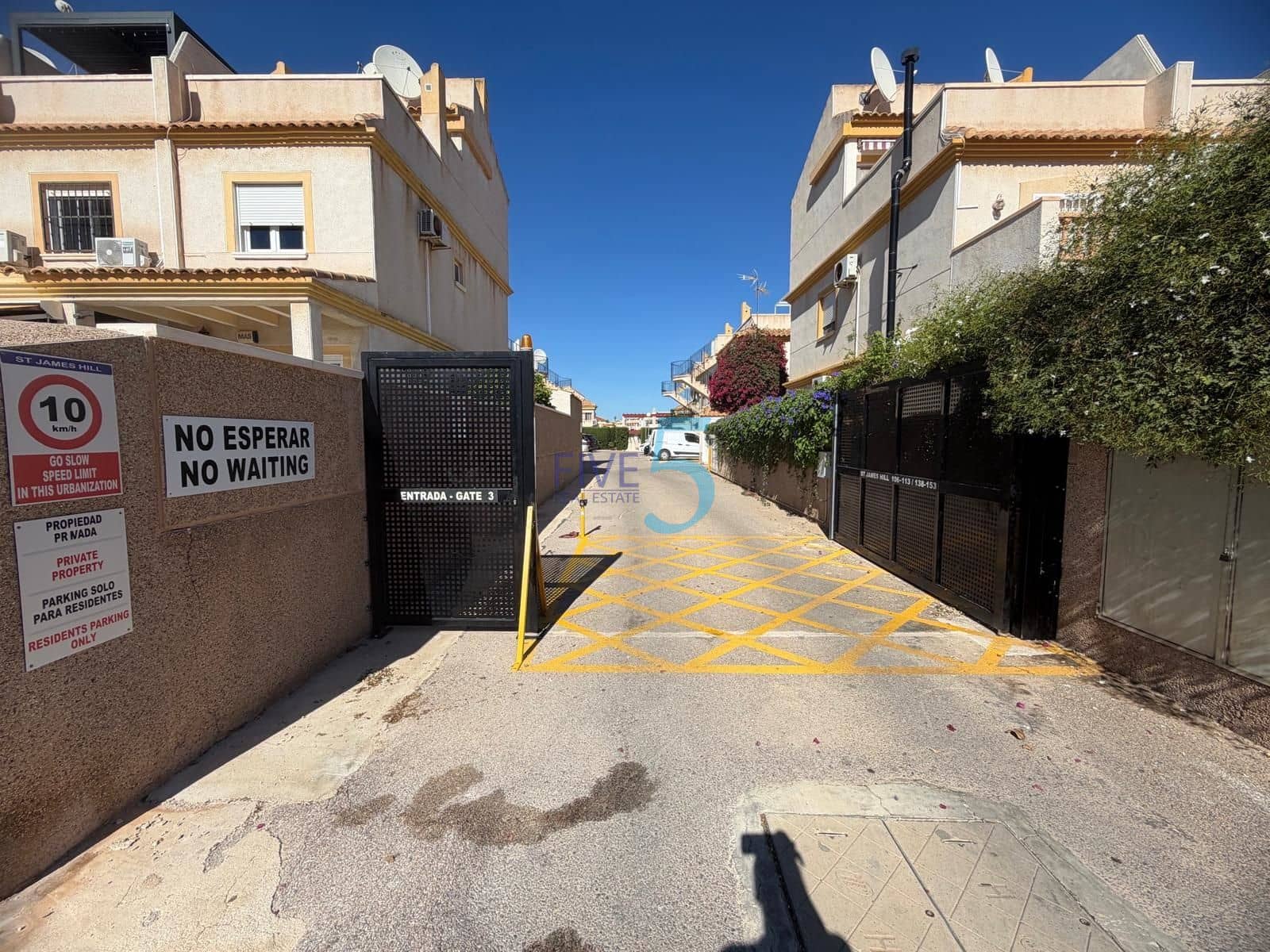 4 soveværelse Byhus til salg i Villamartin med swimmingpool garage - € 199.999 (Ref: 9751482)