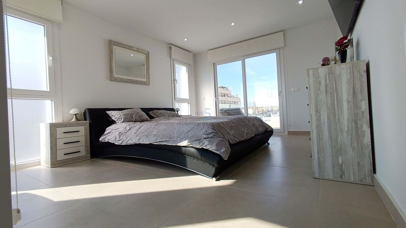 3 soveværelse Villa til salg i Vistabella med swimmingpool - € 489.999 (Ref: 9752585)