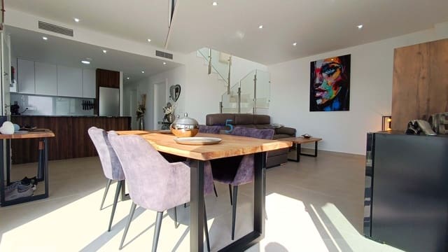 3 soveværelse Villa til salg i Vistabella, Orihuela med swimmingpool - € 489.999 (Ref: 9752585)