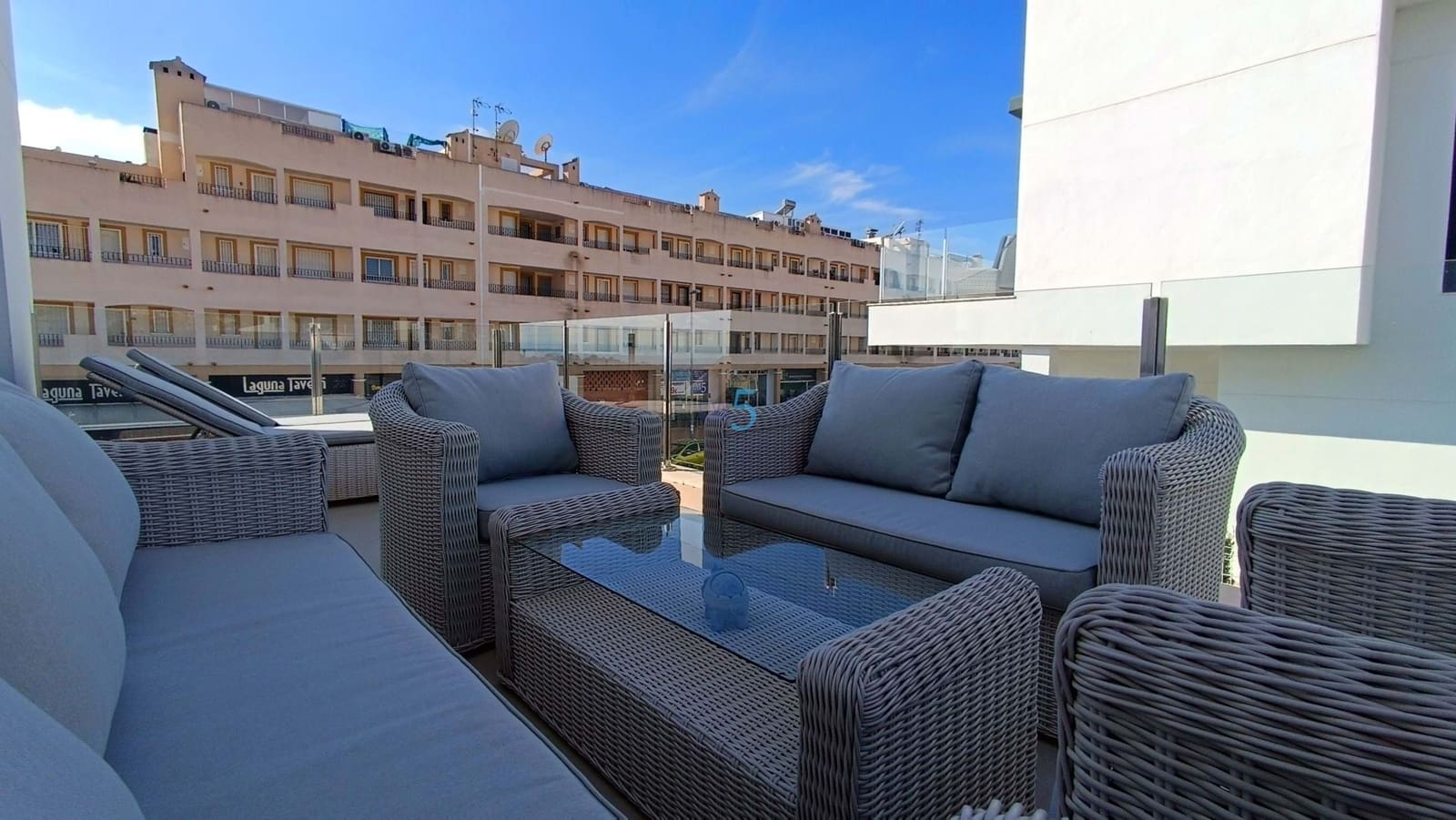 3 soveværelse Villa til salg i Vistabella med swimmingpool - € 489.999 (Ref: 9752585)