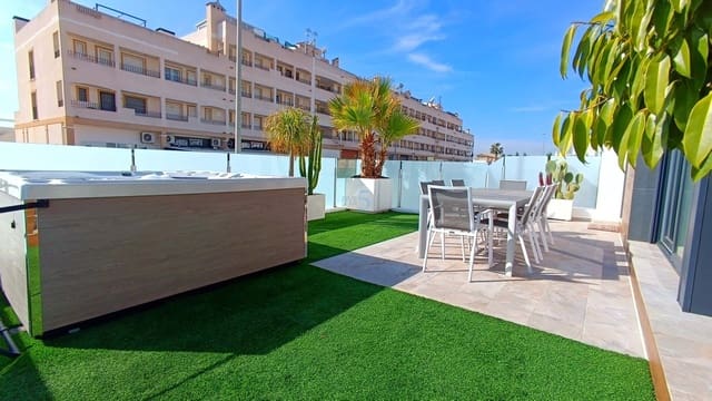 3 soveværelse Villa til salg i Vistabella, Orihuela med swimmingpool - € 489.999 (Ref: 9752585)