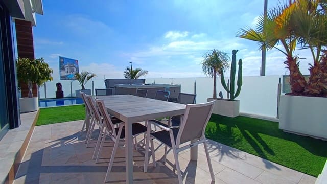 3 soveværelse Villa til salg i Vistabella, Orihuela med swimmingpool - € 489.999 (Ref: 9752585)