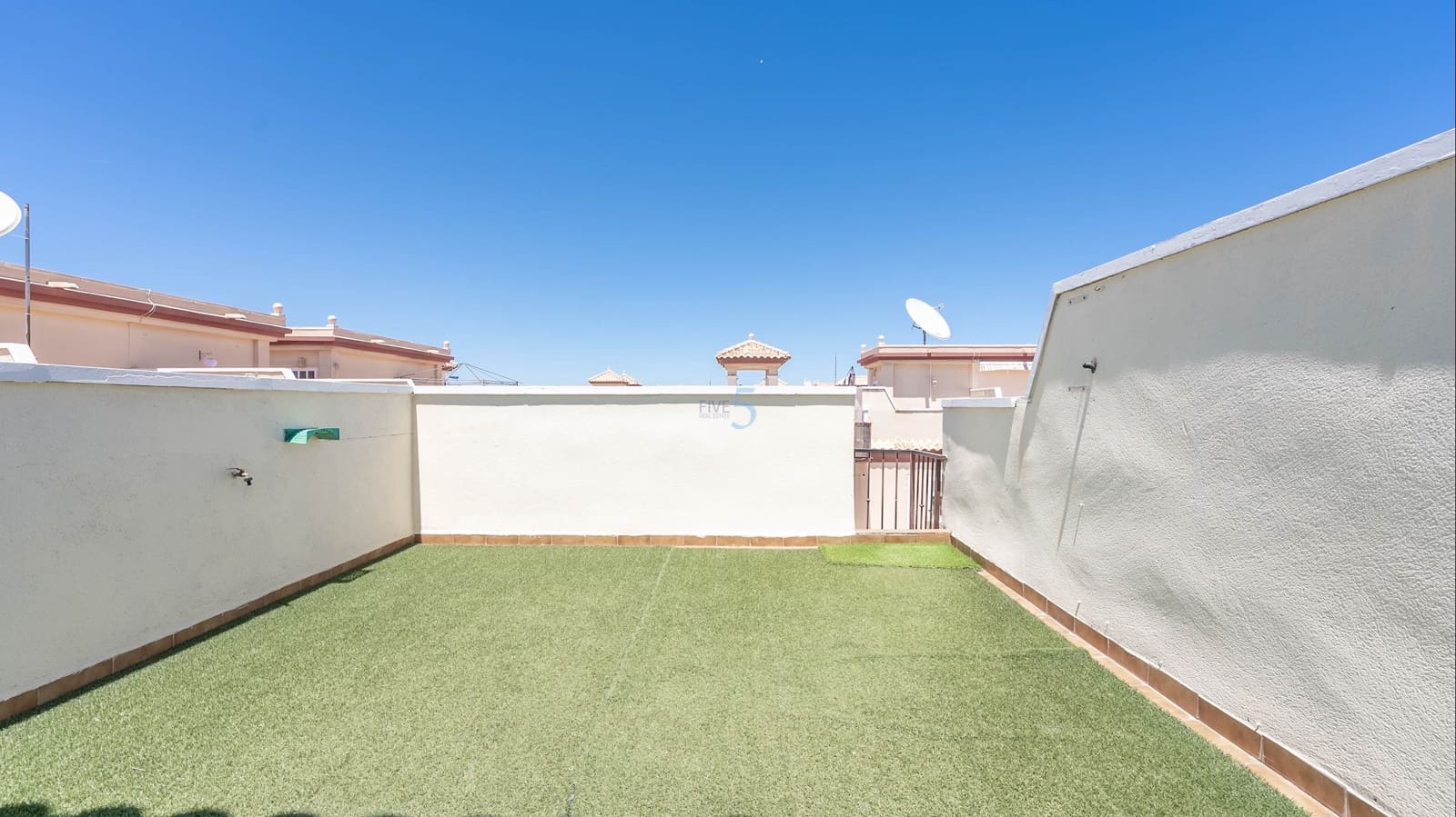Apartamento de 2 habitaciones en San Pedro del Pinatar en venta con piscina - 139.950 € (Ref: 9757817)