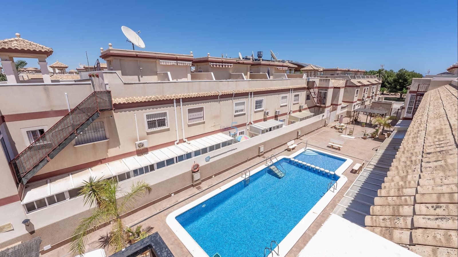 Apartamento de 2 habitaciones en San Pedro del Pinatar en venta con piscina - 139.950 € (Ref: 9757817)