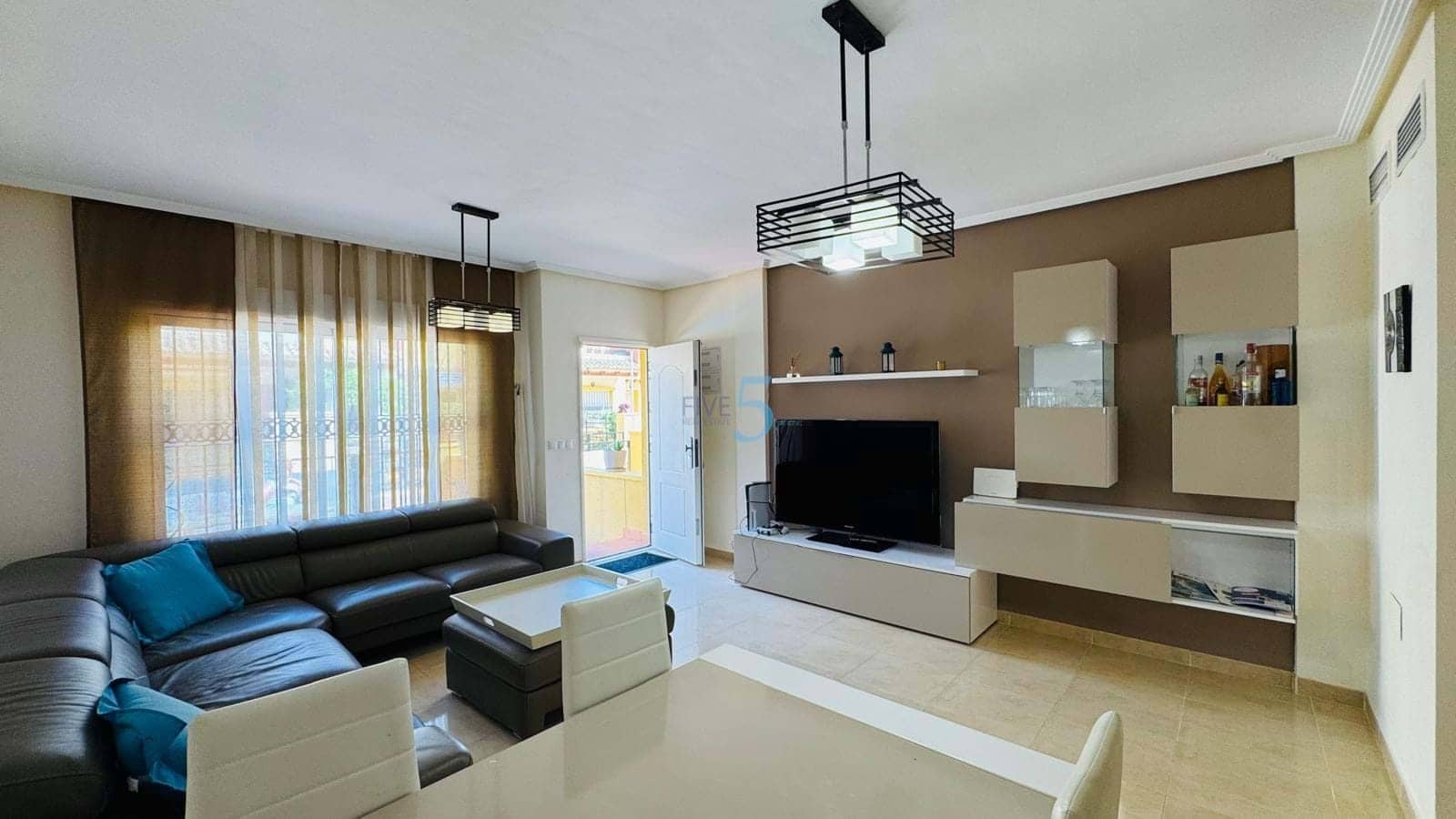 3 sovrum Hus till salu i Villamartin med pool garage - 234 000 € (Ref: 9761309)