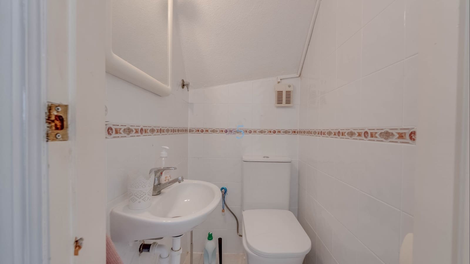 2 bedroom Townhouse for sale in La Florida with pool - € 164,000 (Ref: 9761432)