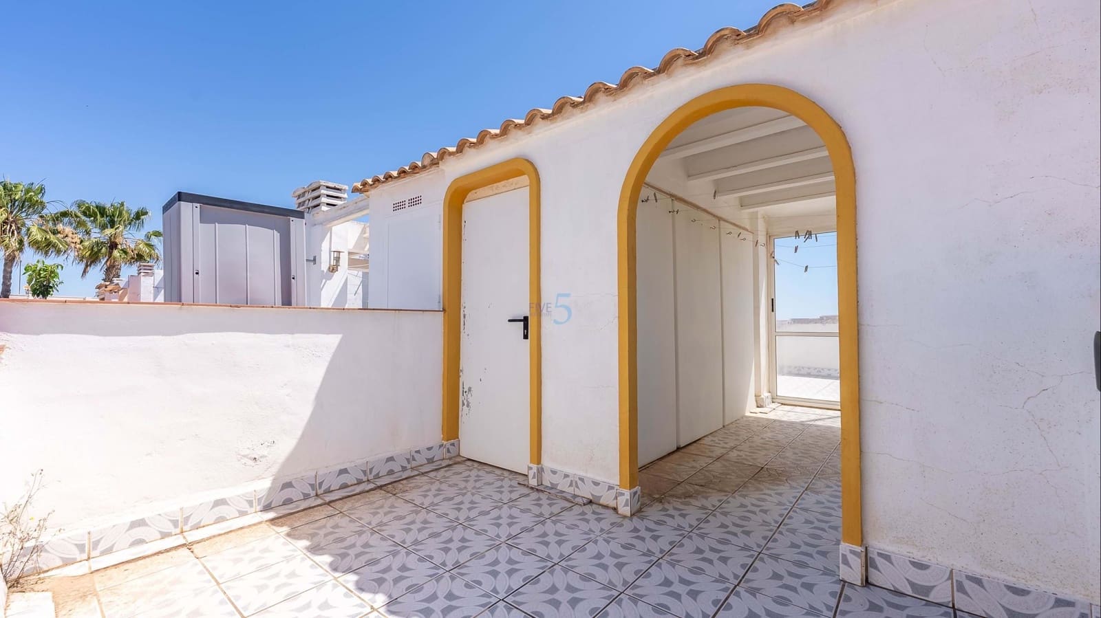 2 bedroom Townhouse for sale in La Florida with pool - € 164,000 (Ref: 9761432)