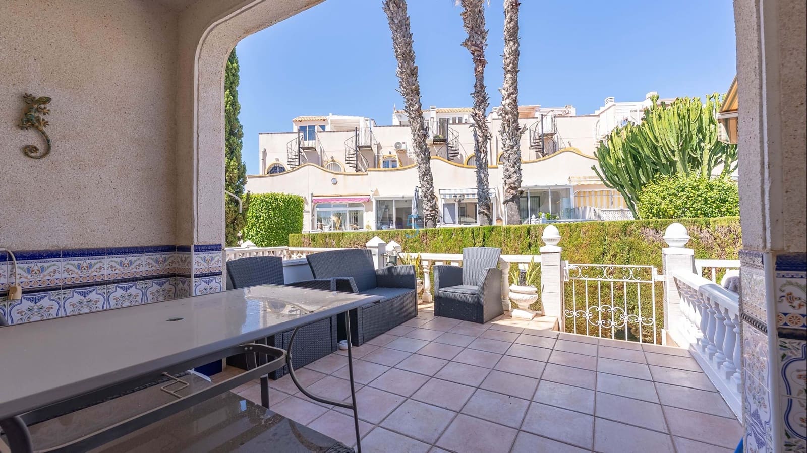 2 bedroom Townhouse for sale in La Florida with pool - € 164,000 (Ref: 9761432)