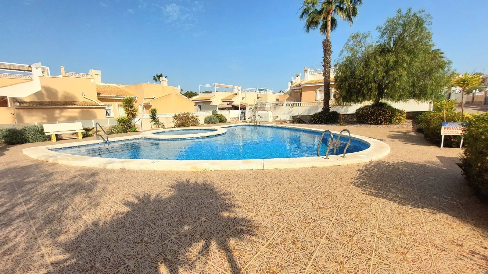 2 bedroom Semi-detached Villa for sale in Ciudad Quesada with pool garage - € 229,900 (Ref: 9761434)