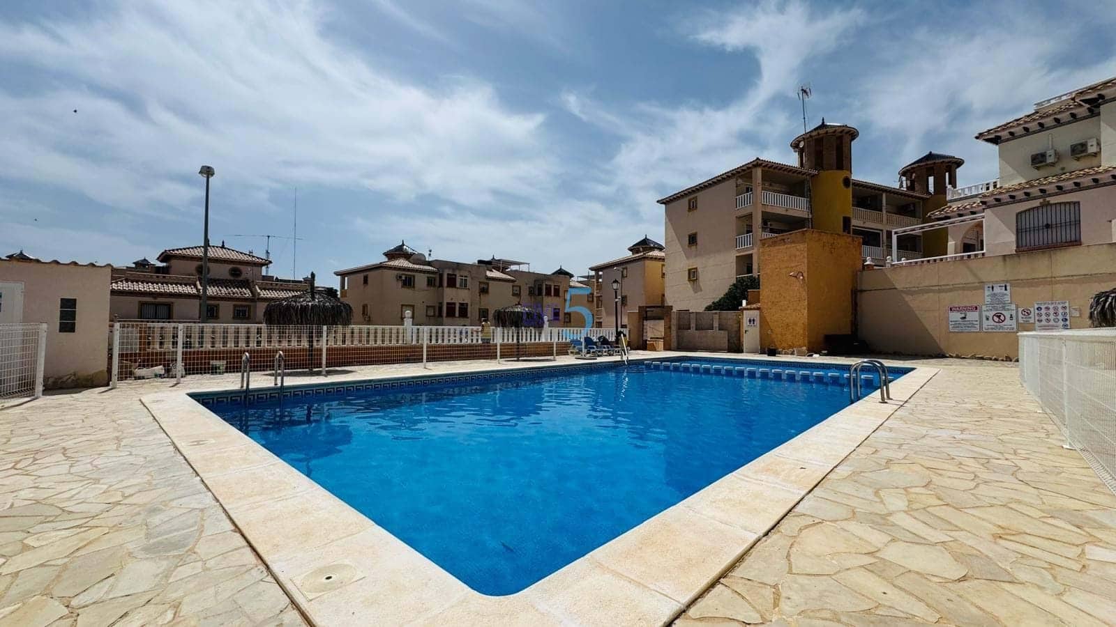 2 soverom Leilighet til salgs i Orihuela Costa med svømmebasseng garasje - € 149 900 (Ref: 9761435)
