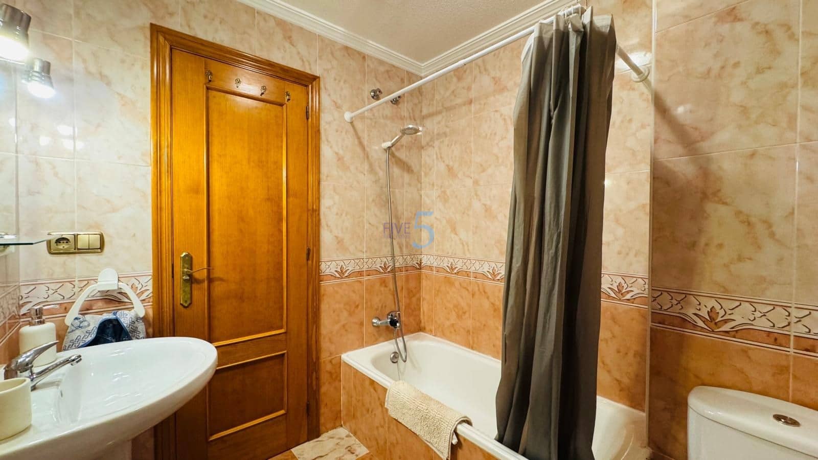 2 soverom Leilighet til salgs i Orihuela Costa med svømmebasseng garasje - € 149 900 (Ref: 9761435)