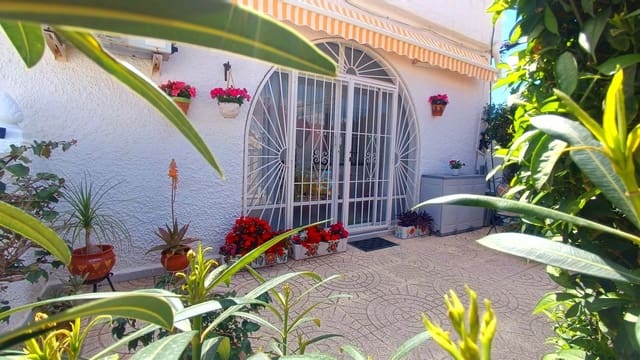 3 sypialnia Dom blizniak na sprzedaż w Torrevieja - 144 995 € (Ref: 9762405)
