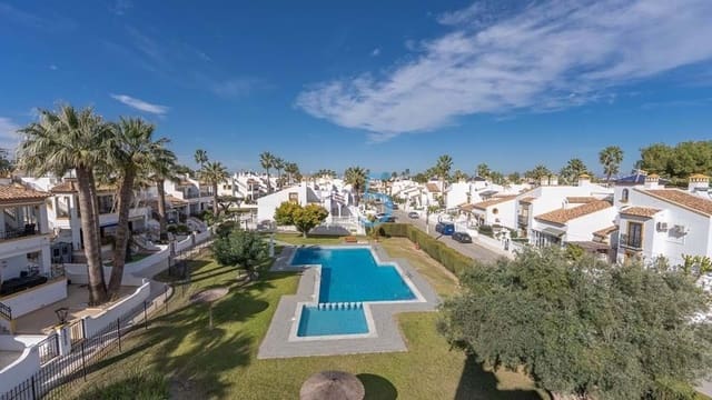 3 soveværelse Byhus til salg i Villamartin, Orihuela med swimmingpool garage - € 225.000 (Ref: 9762406)