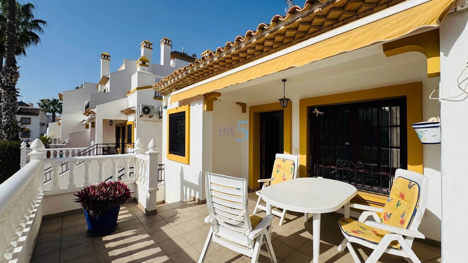 3 soveværelse Byhus til salg i Villamartin med swimmingpool garage - € 225.000 (Ref: 9762406)