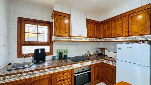 3 soveværelse Byhus til salg i Villamartin, Orihuela med swimmingpool garage - € 225.000 (Ref: 9762406)