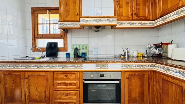 3 soveværelse Byhus til salg i Villamartin, Orihuela med swimmingpool garage - € 225.000 (Ref: 9762406)