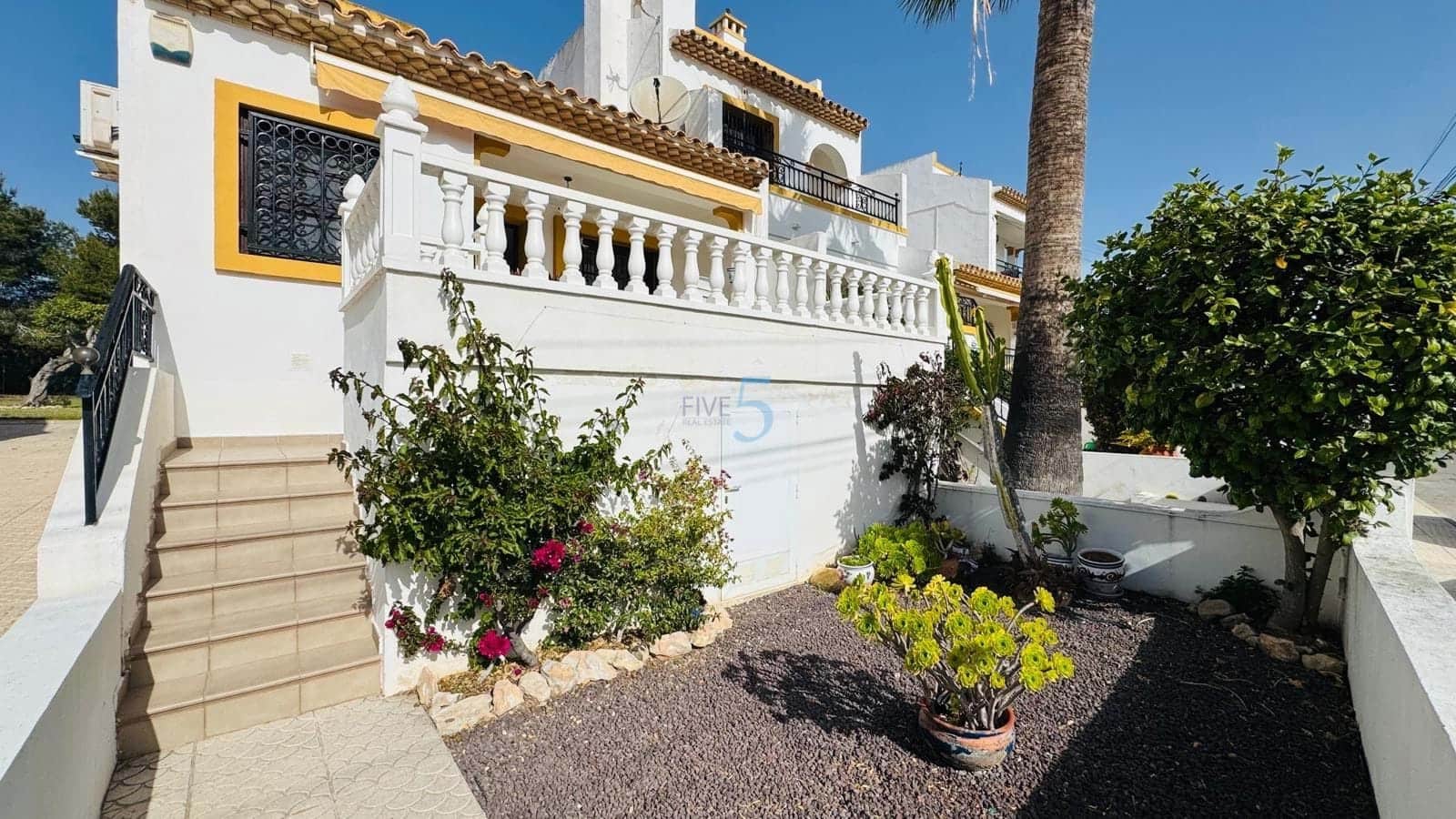 3 soveværelse Byhus til salg i Villamartin med swimmingpool garage - € 225.000 (Ref: 9762406)