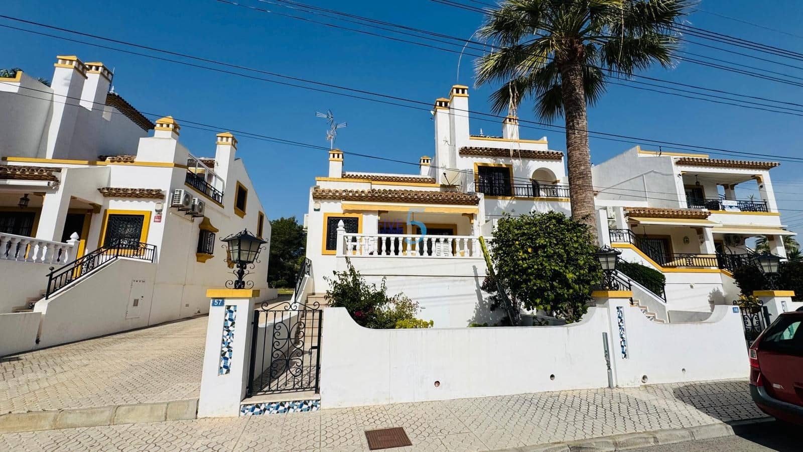 3 soveværelse Byhus til salg i Villamartin med swimmingpool garage - € 225.000 (Ref: 9762406)