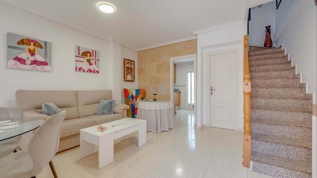 2 soverom Hus til salgs i Playa Flamenca, Orihuela med svømmebasseng garasje - € 230 000 (Ref: 9762407)