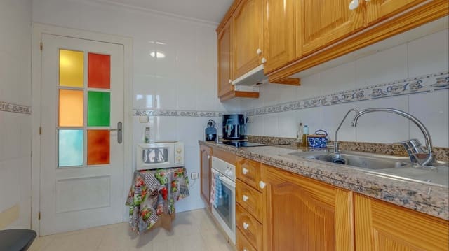 2 soverom Hus til salgs i Playa Flamenca, Orihuela med svømmebasseng garasje - € 230 000 (Ref: 9762407)
