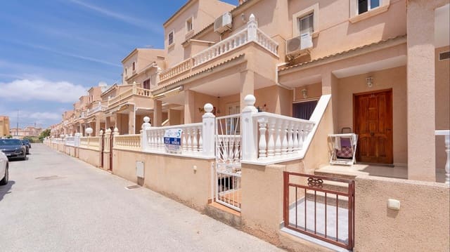 2 soverom Hus til salgs i Playa Flamenca, Orihuela med svømmebasseng garasje - € 230 000 (Ref: 9762407)