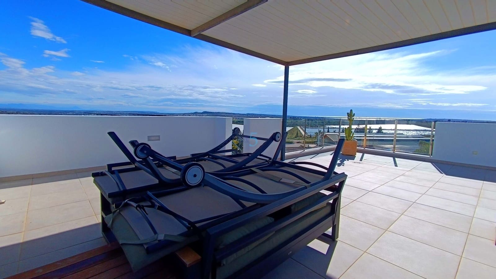 3 soverom Villa til salgs i Algorfa med svømmebasseng garasje - € 729 000 (Ref: 9770021)