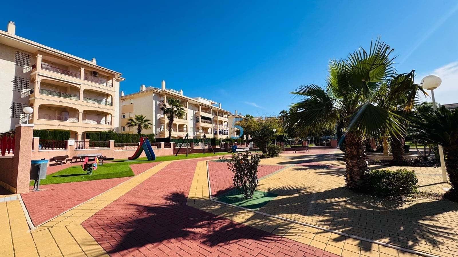 3 bedroom Apartment for sale in Playa Flamenca with pool garage - € 280,000 (Ref: 9770147)