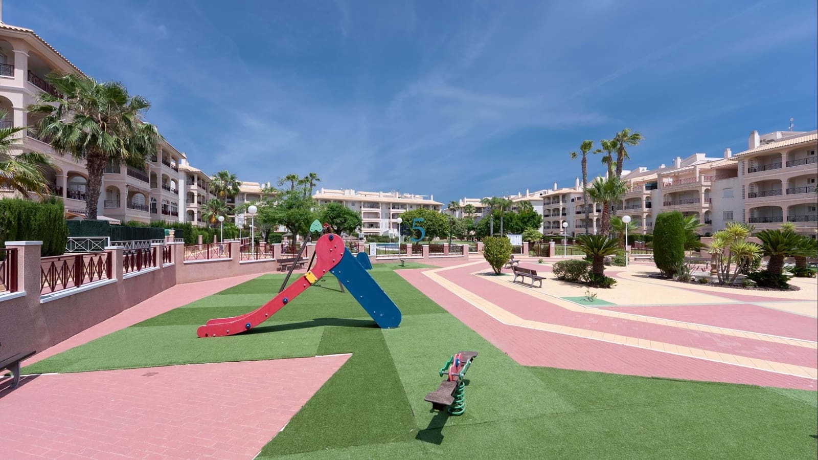 3 sovrum Lägenhet till salu i Playa Flamenca med pool garage - 280 000 € (Ref: 9770147)