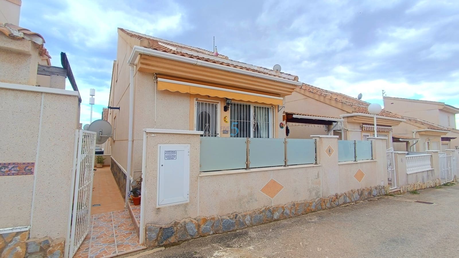 2 bedroom Villa for sale in Ciudad Quesada with pool - € 179,995 (Ref: 9775998)