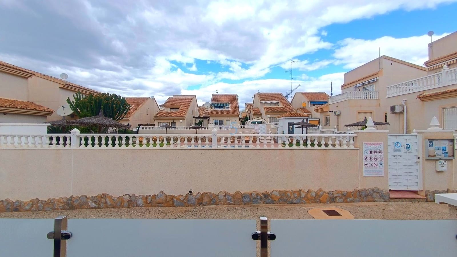 2 bedroom Villa for sale in Ciudad Quesada with pool - € 179,995 (Ref: 9775998)