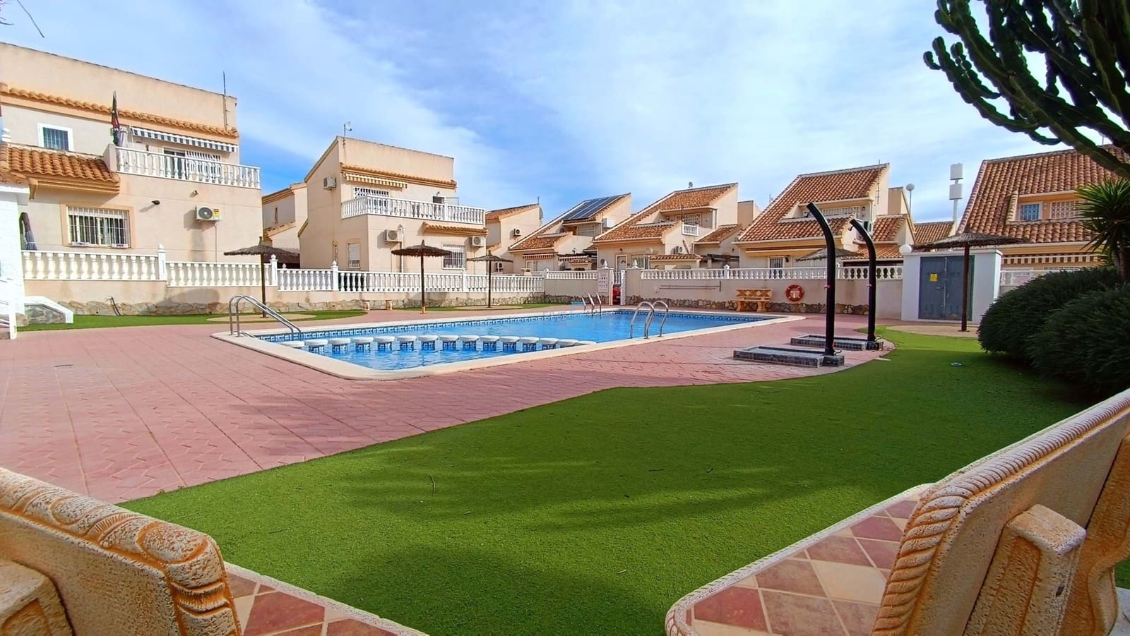 2 bedroom Villa for sale in Ciudad Quesada with pool - € 179,995 (Ref: 9775998)