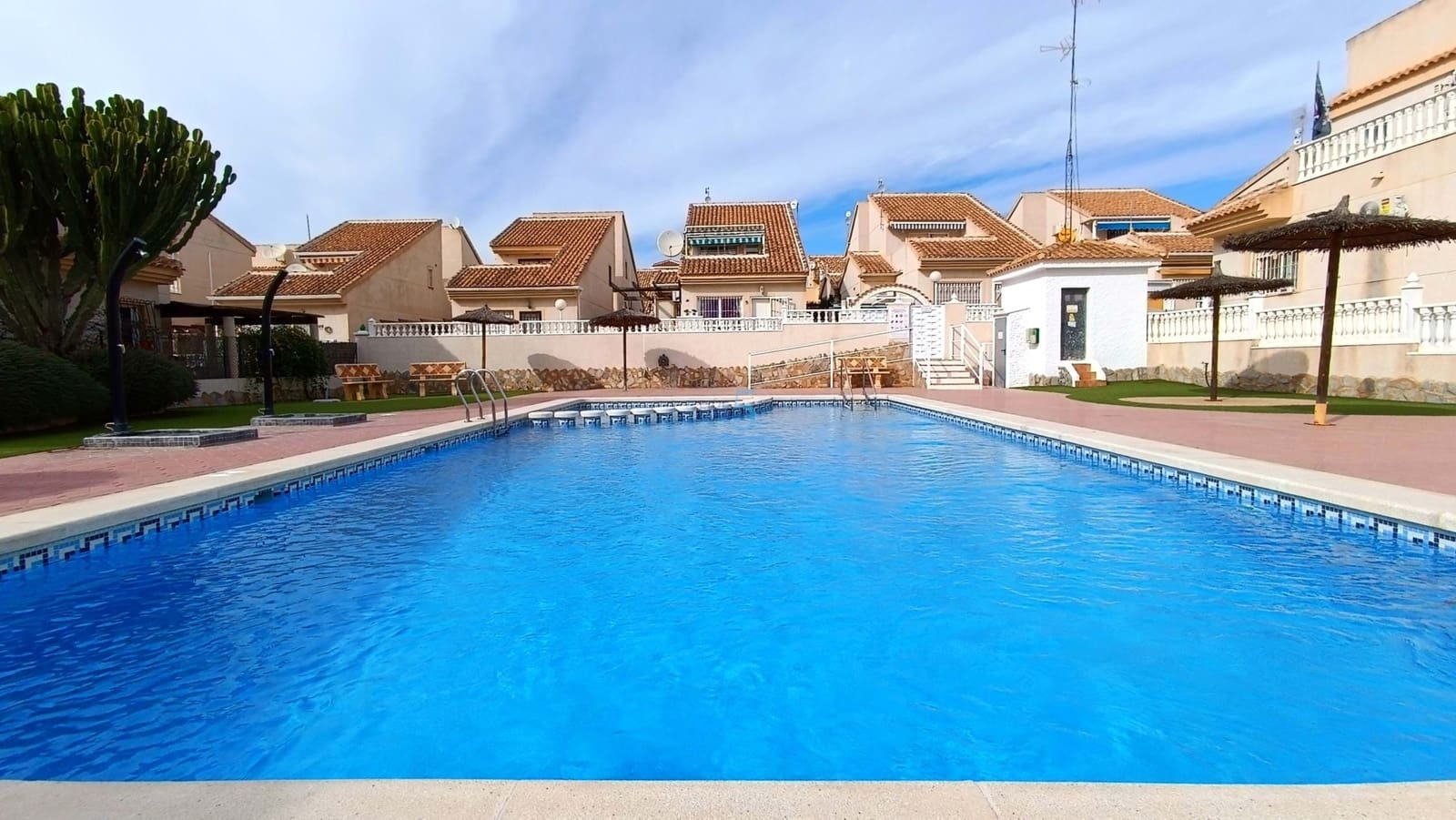 2 bedroom Villa for sale in Ciudad Quesada with pool - € 179,995 (Ref: 9775998)