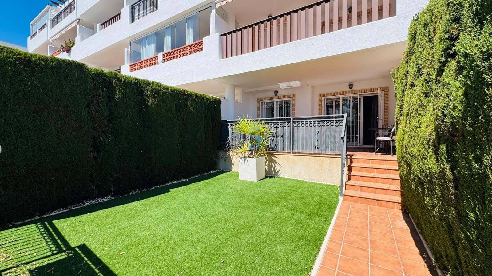 2 Zimmer Apartment zu verkaufen in Villamartin mit Pool Garage - 229.000 € (Ref: 9779104)