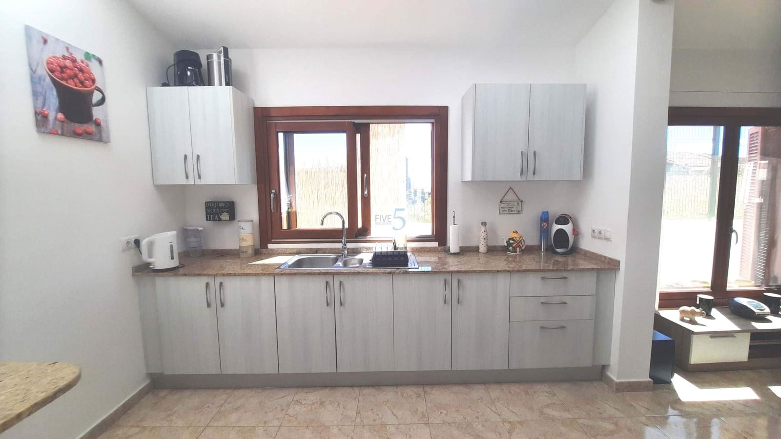 3 makuuhuone Huvila myytävänä paikassa El Valle Golf Resort mukana uima-altaan 
autotalli - 549 999 € (Ref: 9779173)