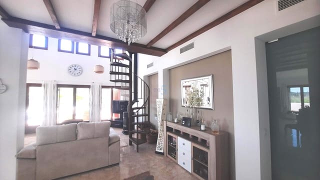 3 makuuhuone Huvila myytävänä paikassa El Valle Golf Resort, Murcia kaupunki mukana uima-altaan 
autotalli - 549 999 € (Ref: 9779173)