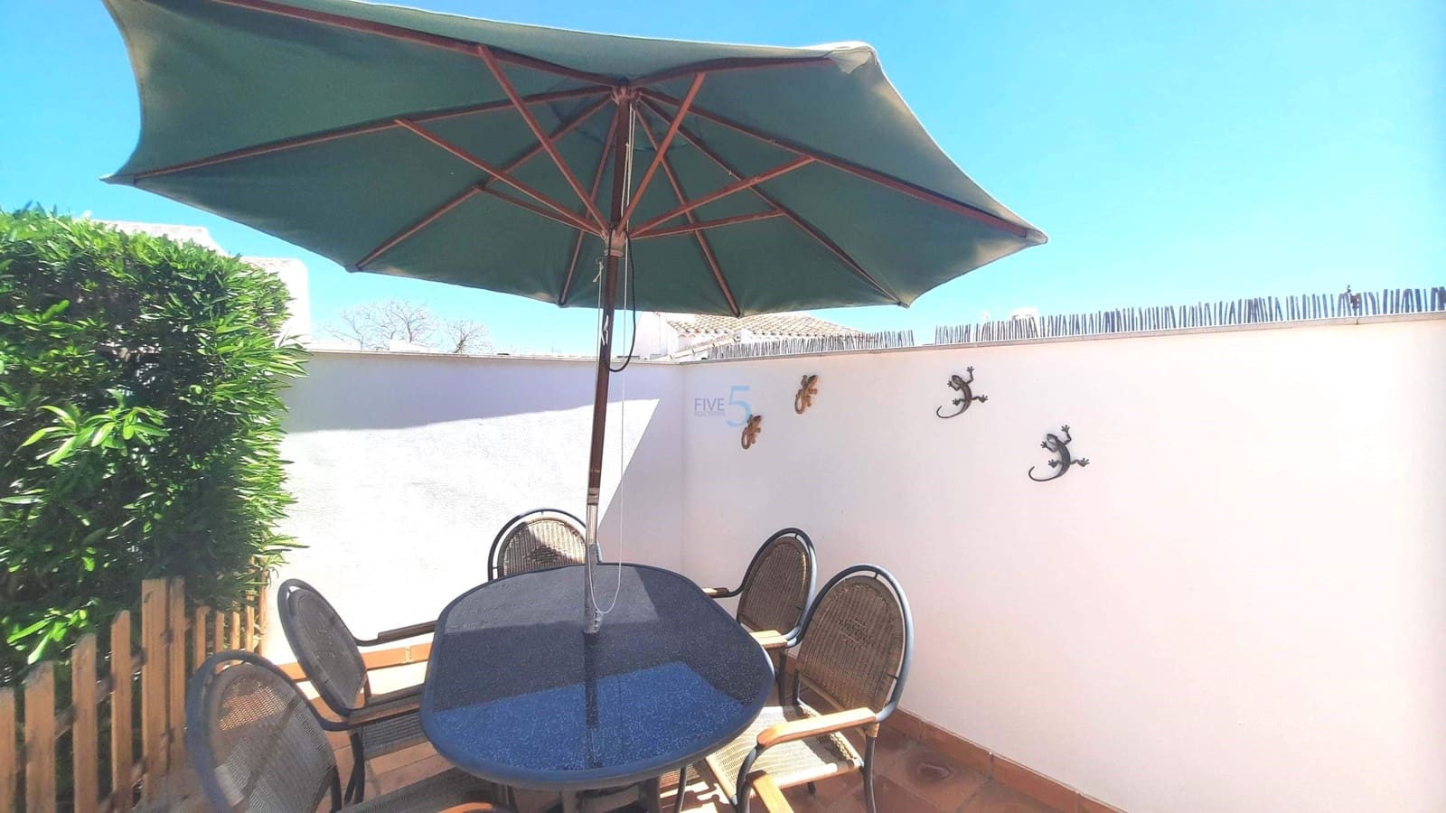 3 makuuhuone Huvila myytävänä paikassa El Valle Golf Resort mukana uima-altaan 
autotalli - 549 999 € (Ref: 9779173)