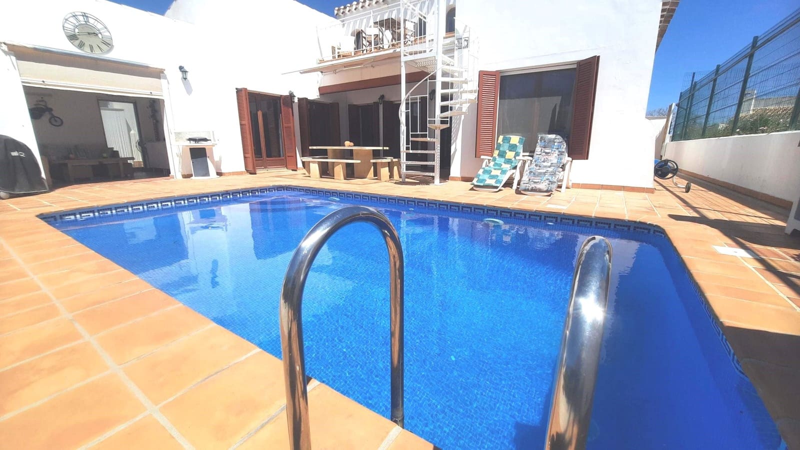 3 makuuhuone Huvila myytävänä paikassa El Valle Golf Resort mukana uima-altaan 
autotalli - 549 999 € (Ref: 9779173)