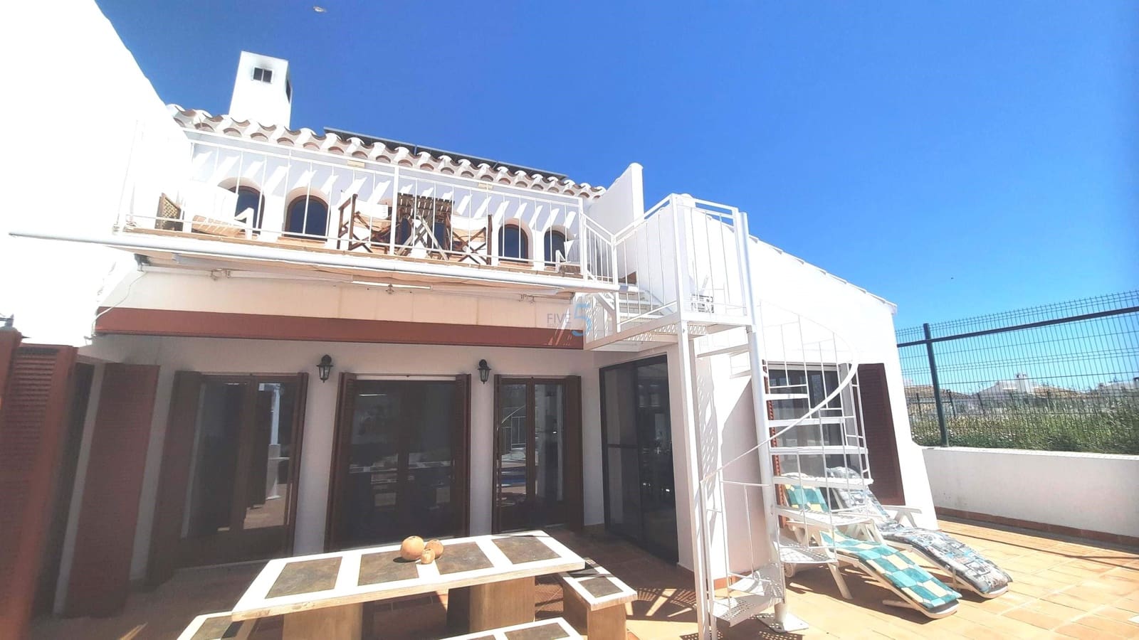 3 makuuhuone Huvila myytävänä paikassa El Valle Golf Resort mukana uima-altaan 
autotalli - 549 999 € (Ref: 9779173)