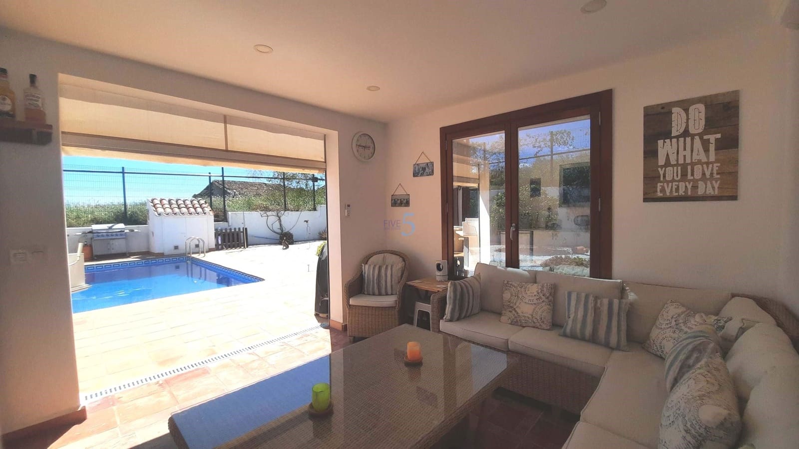 3 makuuhuone Huvila myytävänä paikassa El Valle Golf Resort mukana uima-altaan 
autotalli - 549 999 € (Ref: 9779173)