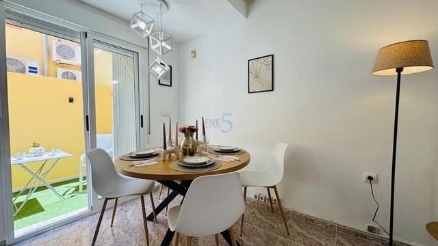 2 soverom Hus til salgs i Villamartin, Orihuela med svømmebasseng garasje - € 195 000 (Ref: 9780010)