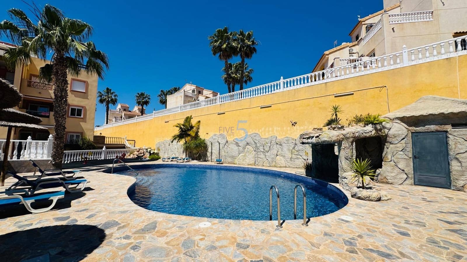 2 soverom Hus til salgs i Villamartin med svømmebasseng garasje - € 195 000 (Ref: 9780010)