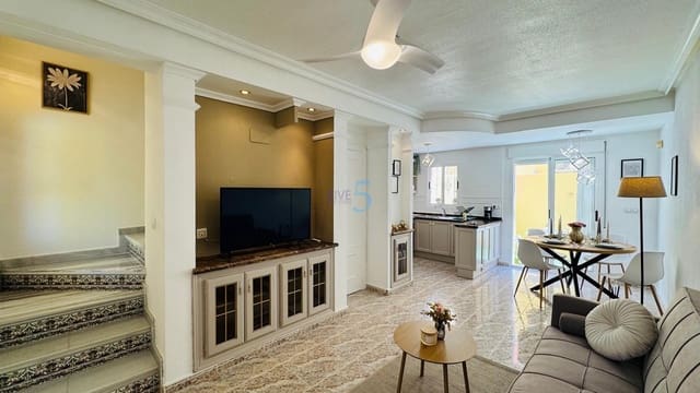 2 soverom Hus til salgs i Villamartin, Orihuela med svømmebasseng garasje - € 195 000 (Ref: 9780010)